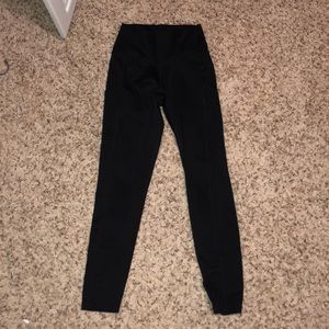 Black aerie leggings with pockets